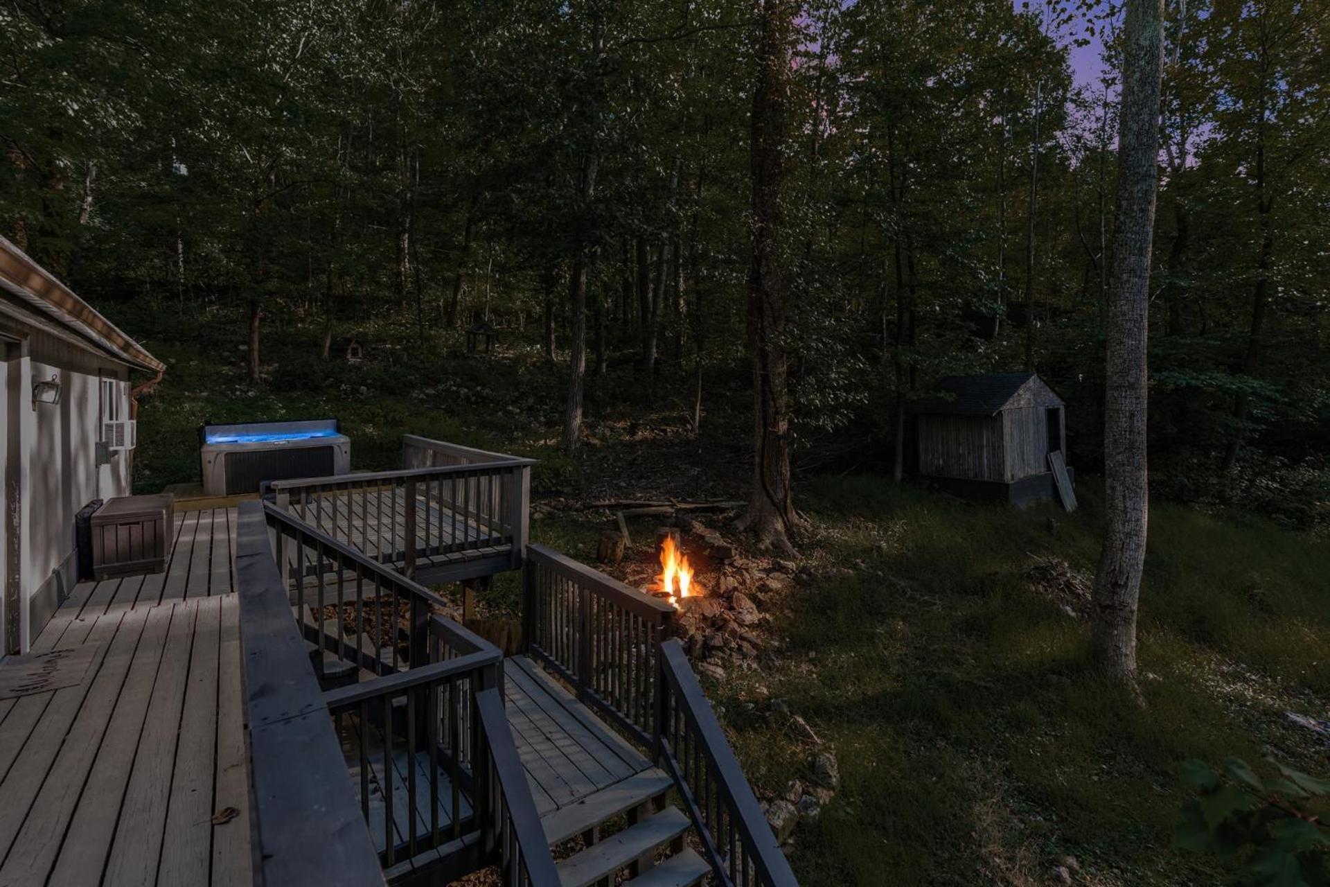 Hot Tub, Wraparound Deck, & Wifi At Chalet Cabin Villa Inwood Exterior photo